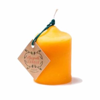 Block candle with a beautiful tip of 100% pure natural beeswax - delicious honey-like scent - Lekkerhoning.nl