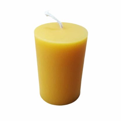 Modern block candle of 100% NATURALLY PURE BEESWAX - Order at Lekkerhoning.nl